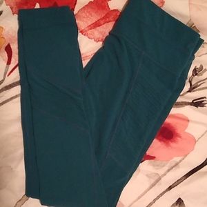 Athleta Moto stash pocket in powervita